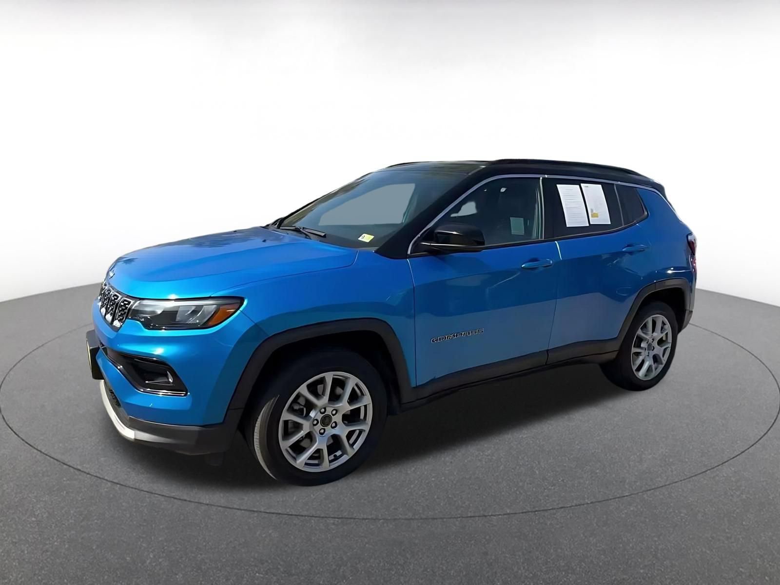 Used 2025 Jeep Compass Limited AWD/4WD image 7