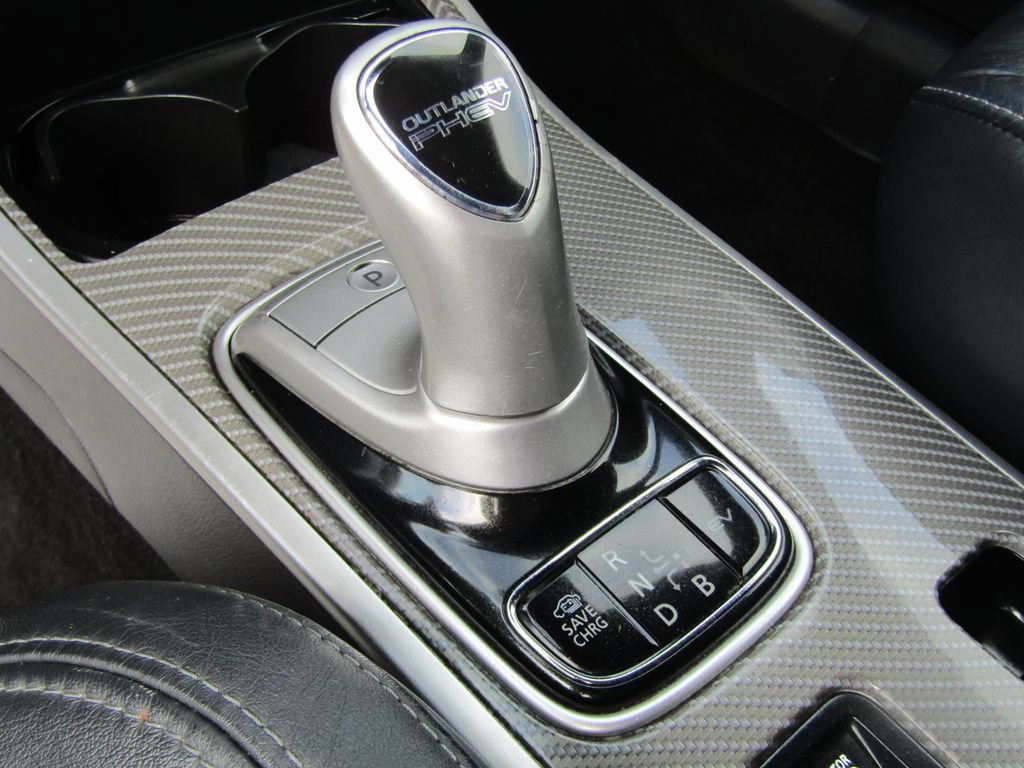 Used 2022 Mitsubishi Outlander SEL image 24