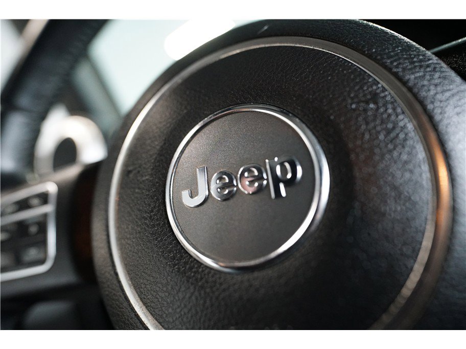 Used 2015 Jeep Wrangler Unlimited Rubicon w/ Connectivity Group image 22