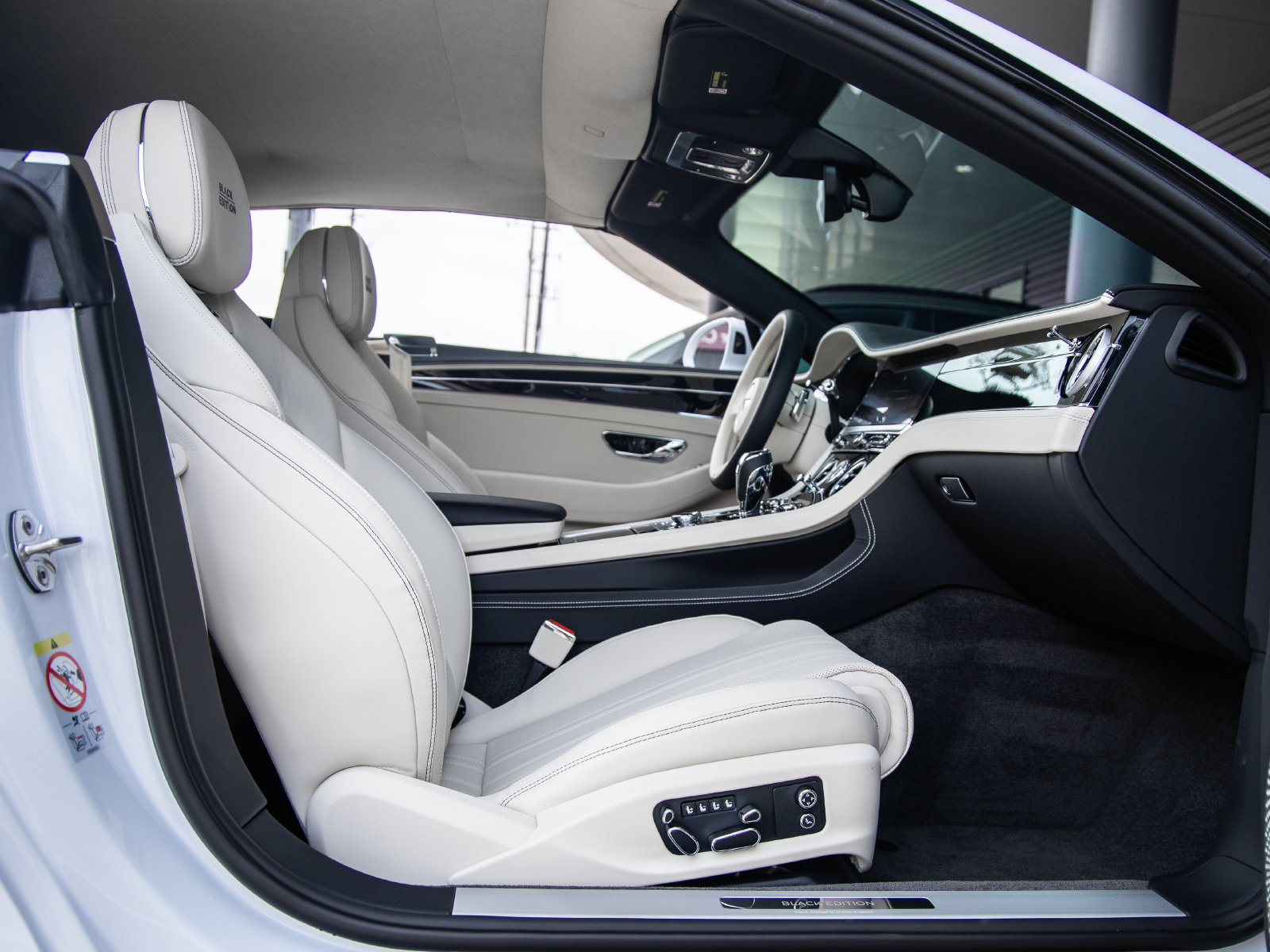 Used 2025 Bentley Continental GTC AWD/4WD image 45
