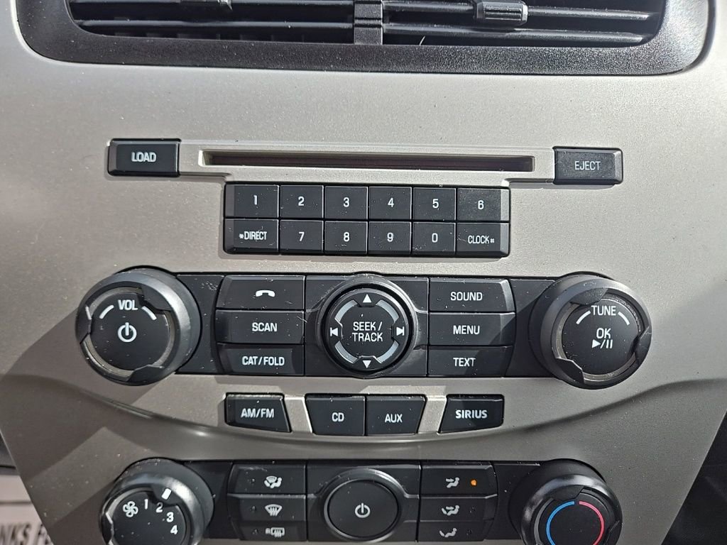 Used 2009 Ford Focus SEL image 28