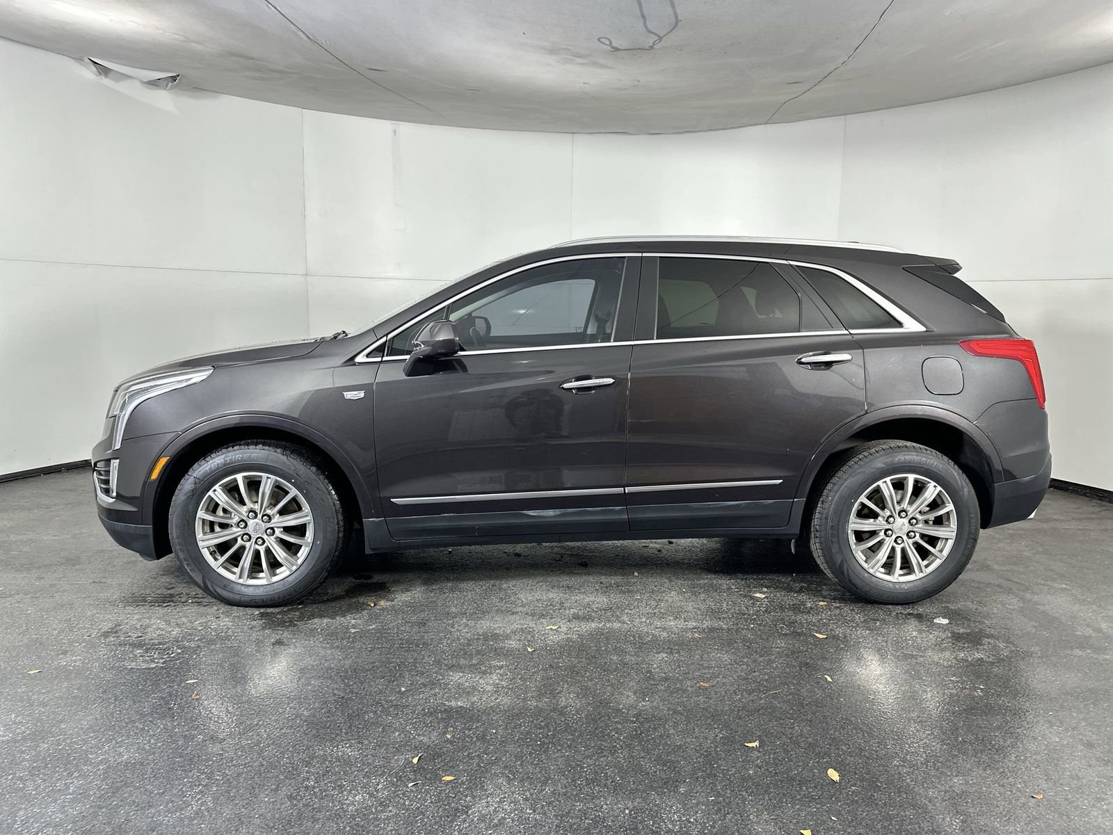 Used 2018 Cadillac XT5 Luxury w/ Driver Awareness Package image 5
