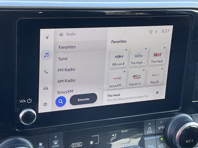 Used 2024 Toyota Highlander LE image 17