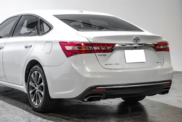 Used 2016 Toyota Avalon XLE FWD image 17