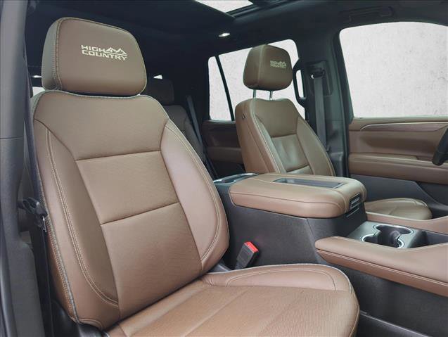 Used 2021 Chevrolet Tahoe High Country w/ Premium Package image 28