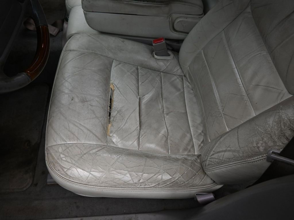 Used 2002 Lincoln Town Car Signature image 10