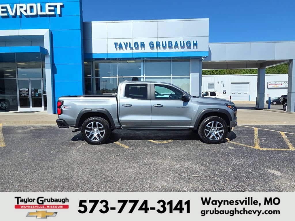 Used 2023 Chevrolet Colorado Z71 w/ Z71 Convenience Package 2