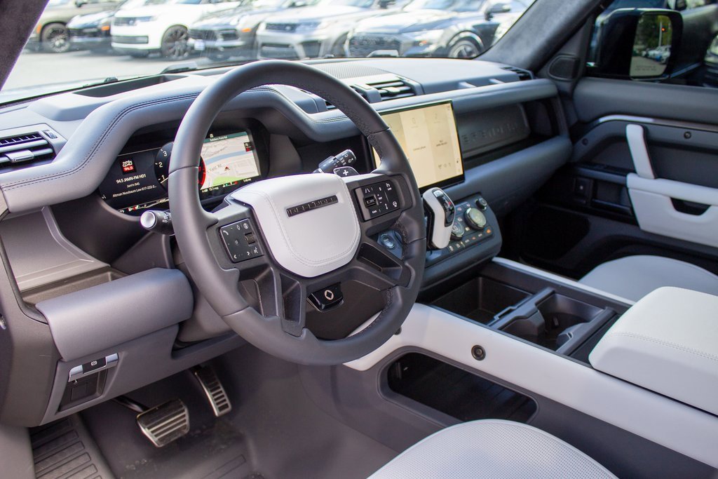 Used 2025 Land Rover Defender 110 image 11