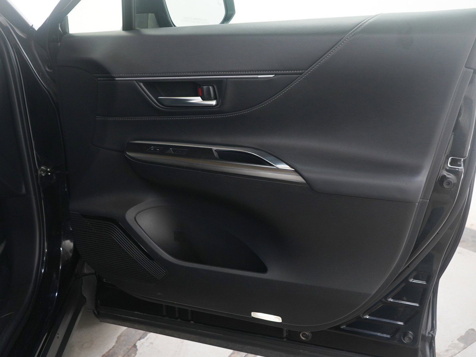 Used 2022 Toyota Venza Limited AWD/4WD image 9