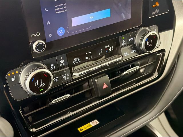 Used 2023 Toyota Highlander L image 15