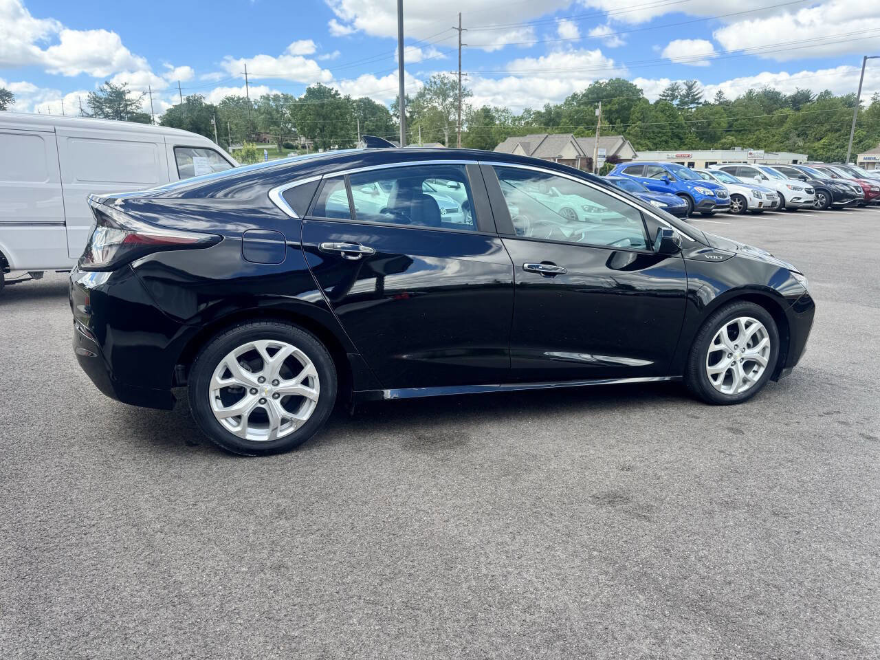 Used 2018 Chevrolet Volt Premier w/ Driver Confidence Package FWD image 6
