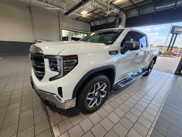 Used 2024 GMC Sierra 1500 SLT RWD image 2