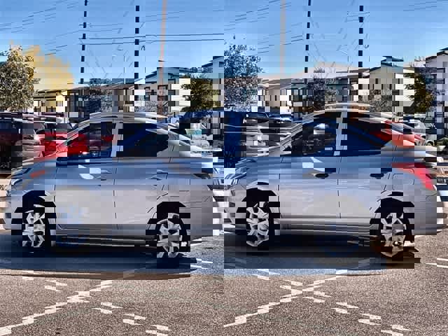 Used 2019 Nissan Versa S Plus image 3