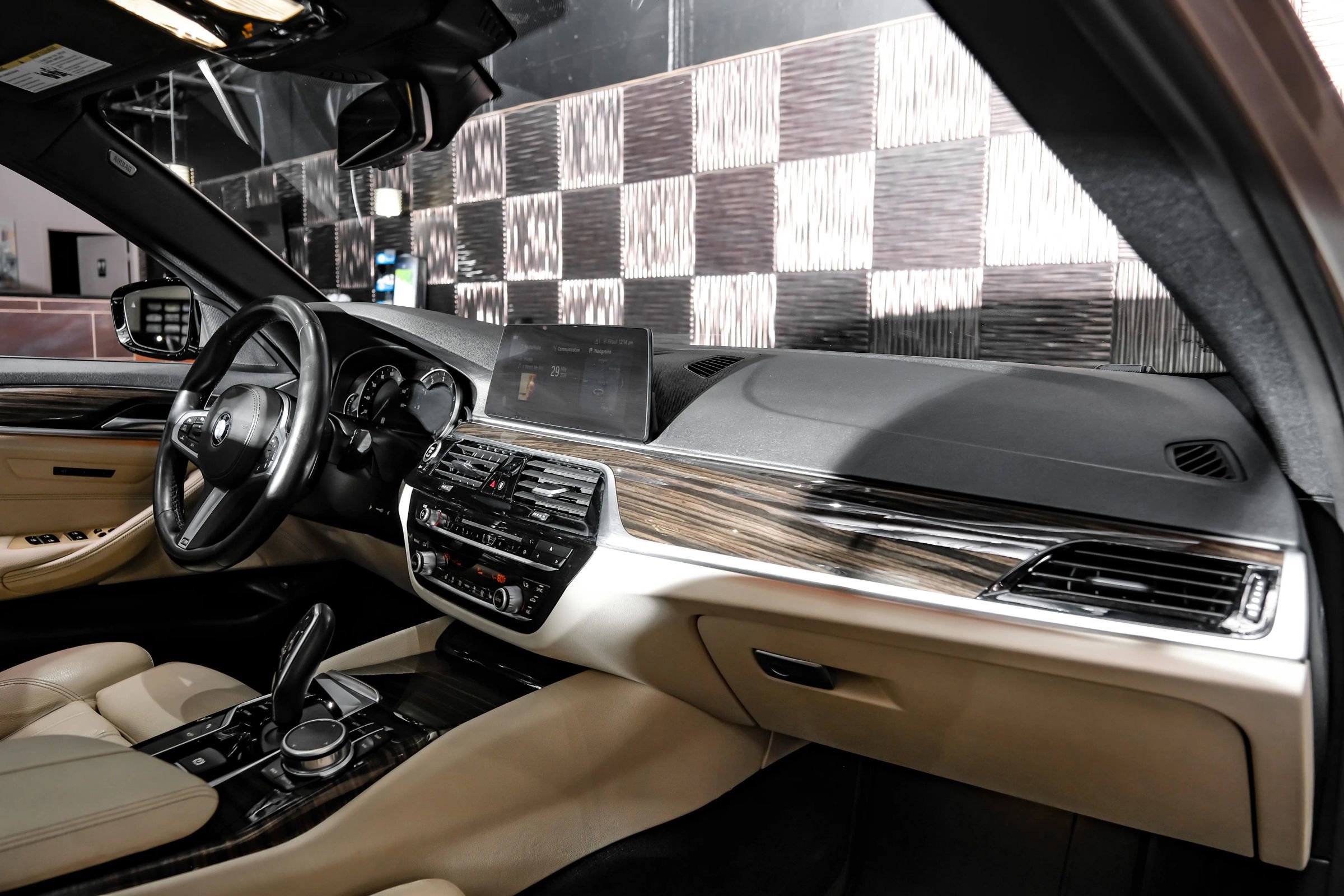 Used 2019 BMW 540i xDrive AWD/4WD image 11