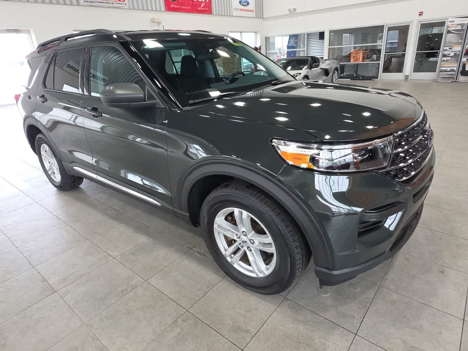 Used 2023 Ford Explorer XLT AWD/4WD image 4