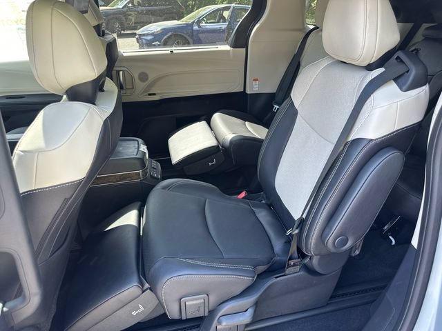 New 2026 Toyota Sienna Platinum AWD/4WD image 15