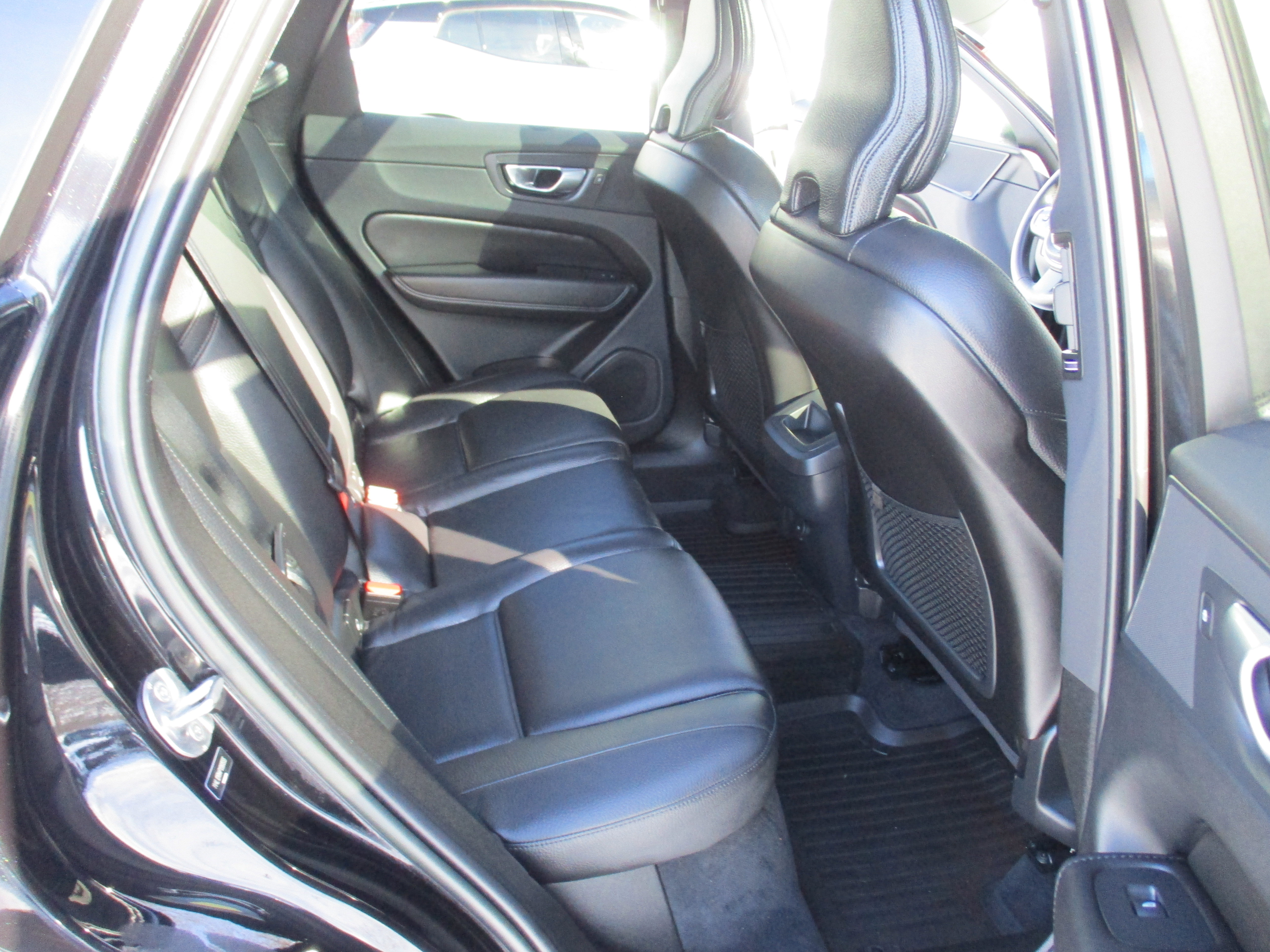 Certified 2023 Volvo XC60 B5 Plus image 14