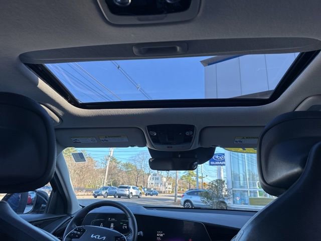 Used 2024 Kia Niro SX image 14