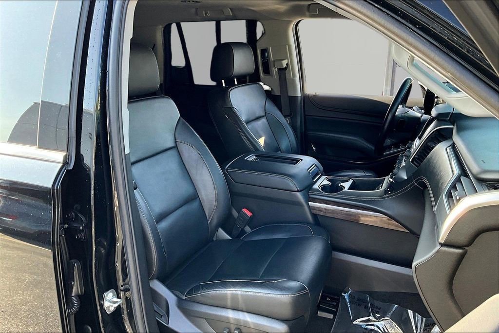 Used 2018 Chevrolet Tahoe LT w/ Luxury Package RWD image 30