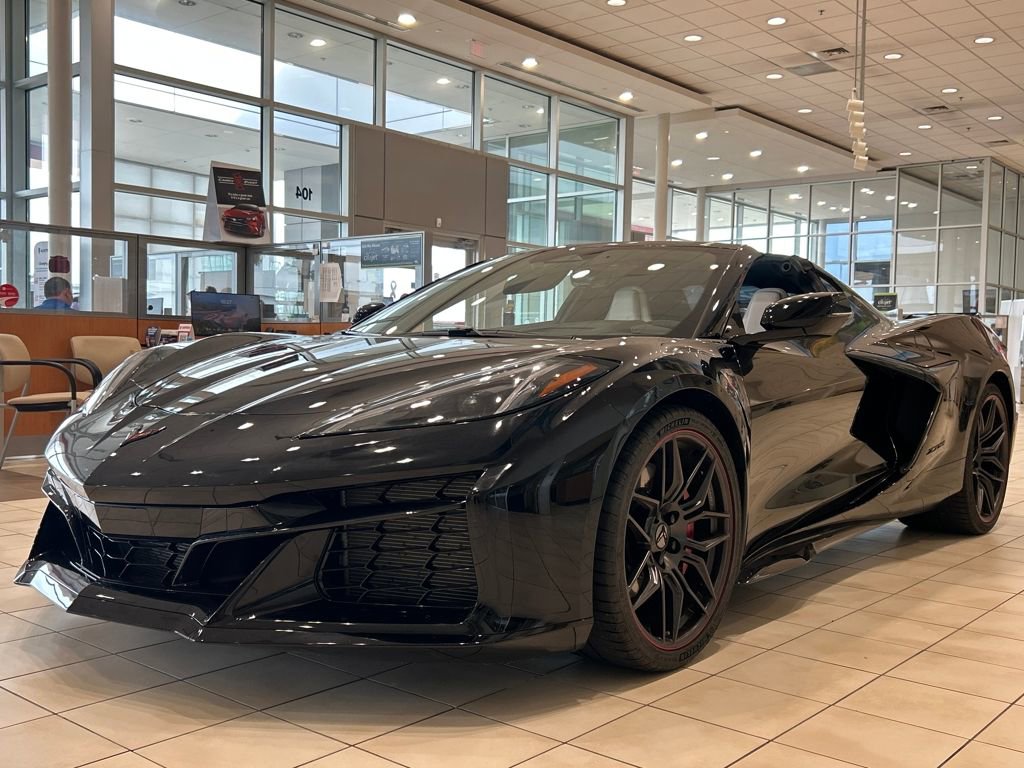 Used 2025 Chevrolet Corvette Z06 image 1