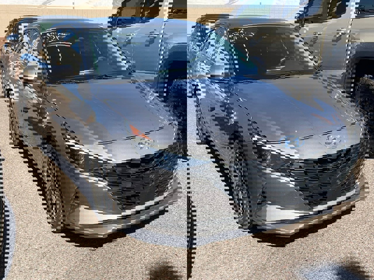 Used 2023 Hyundai Elantra SEL w/ Convenience Package image 5