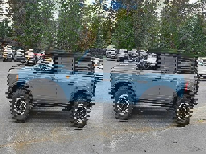 Used 2023 Ford Bronco Badlands image 5