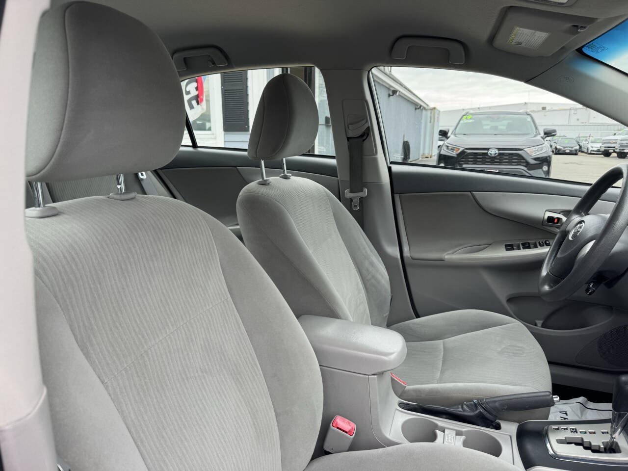 Used 2010 Toyota Corolla LE FWD image 32