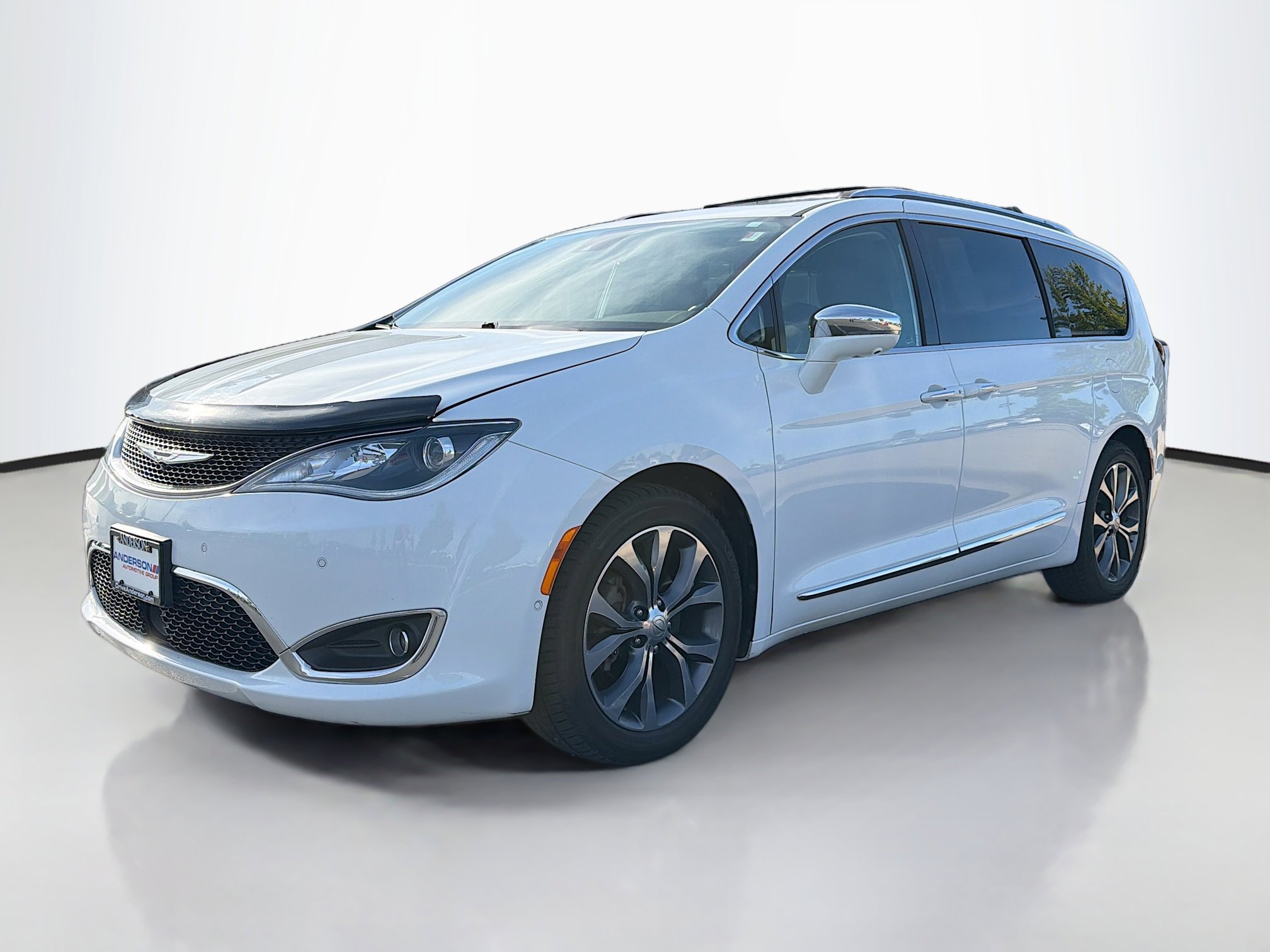 Used 2017 Chrysler Pacifica Limited w/ Advanced Safetytec Group FWD image 13