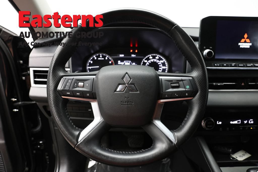 Used 2024 Mitsubishi Outlander SE AWD/4WD image 10
