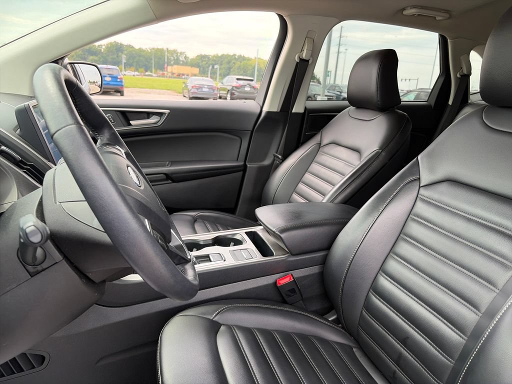 Used 2024 Ford Edge SEL w/ Convenience Package AWD/4WD image 16