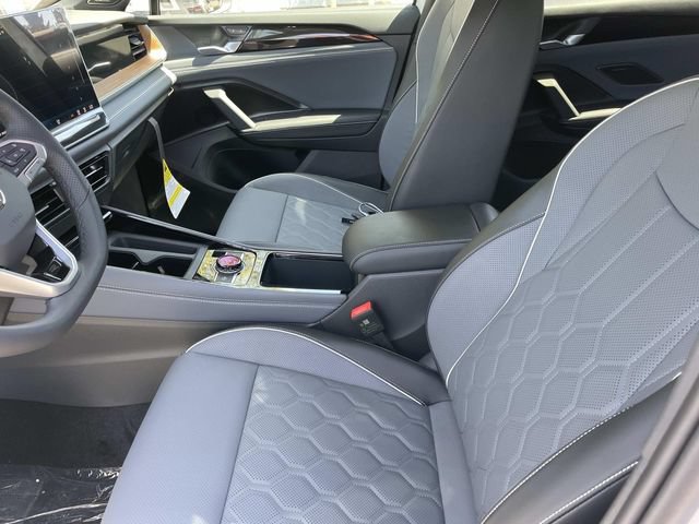 New 2026 Volkswagen Tiguan SEL R-Line AWD/4WD image 23