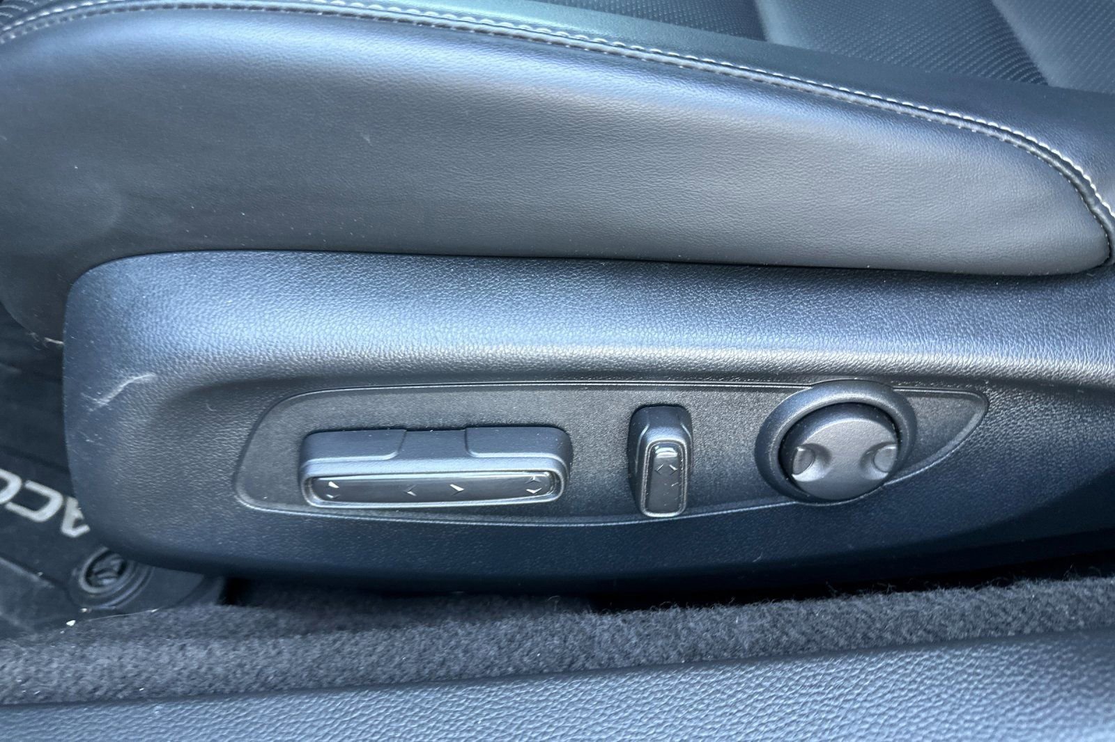 Used 2024 Honda Accord Touring image 12