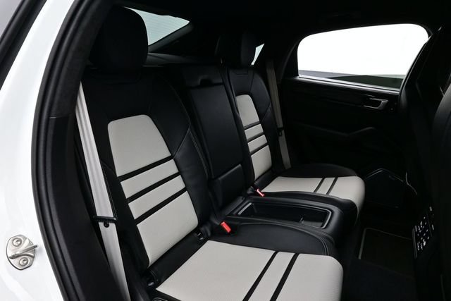 Certified 2023 Porsche Cayenne Turbo GT AWD/4WD image 17