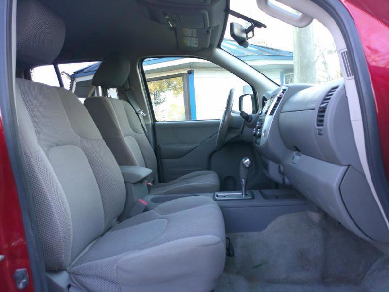 Used 2017 Nissan Frontier SV w/ SV Value Truck Package RWD image 19