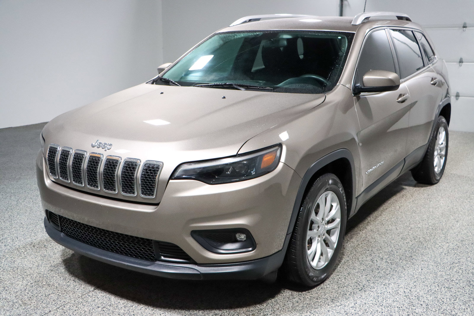 Used 2019 Jeep Cherokee Latitude w/ Popular Appearance Group image 30