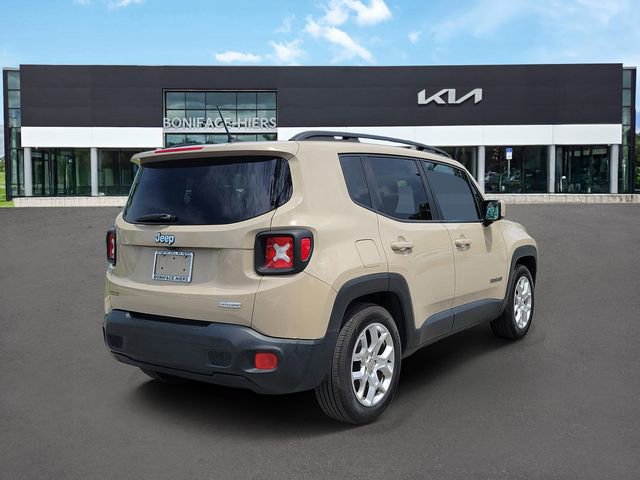 Used 2016 Jeep Renegade Latitude FWD image 4