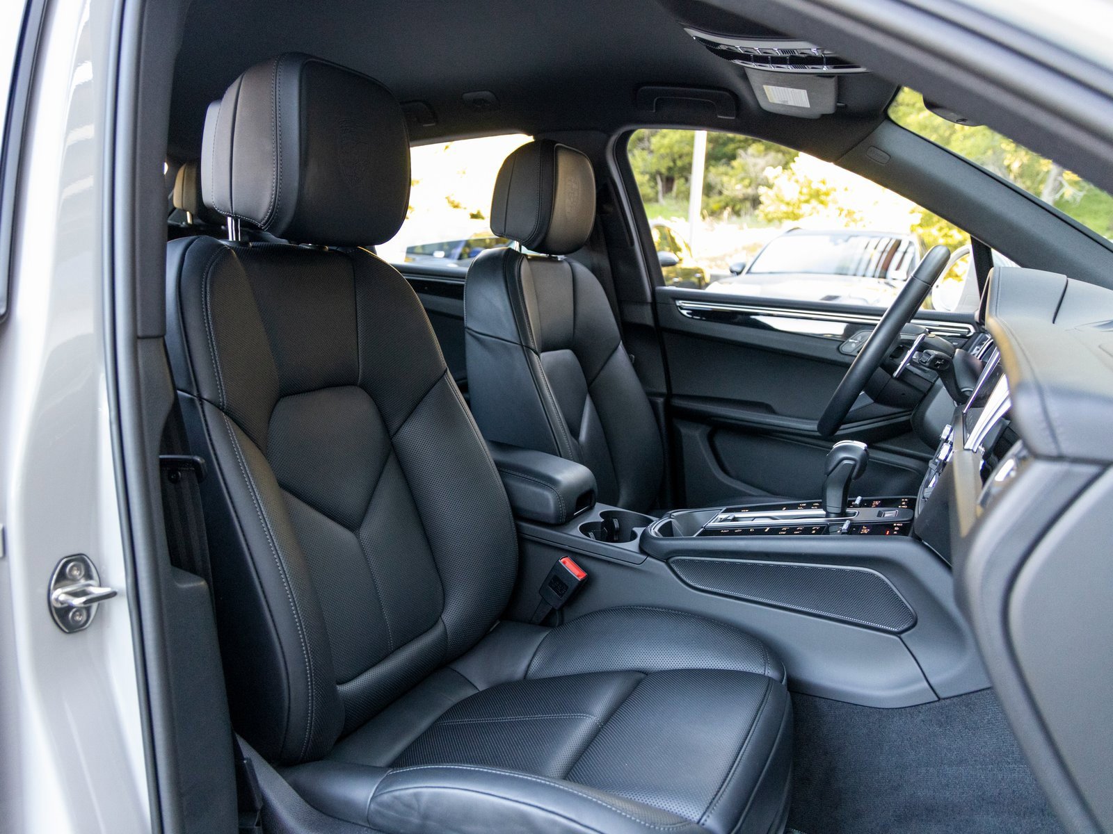 Certified 2024 Porsche Macan image 55