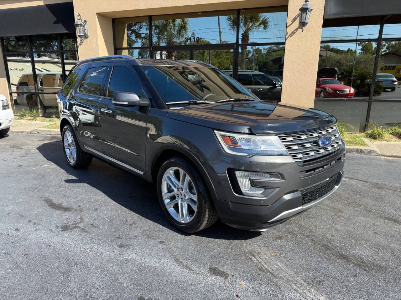 Used 2016 Ford Explorer Limited image 1
