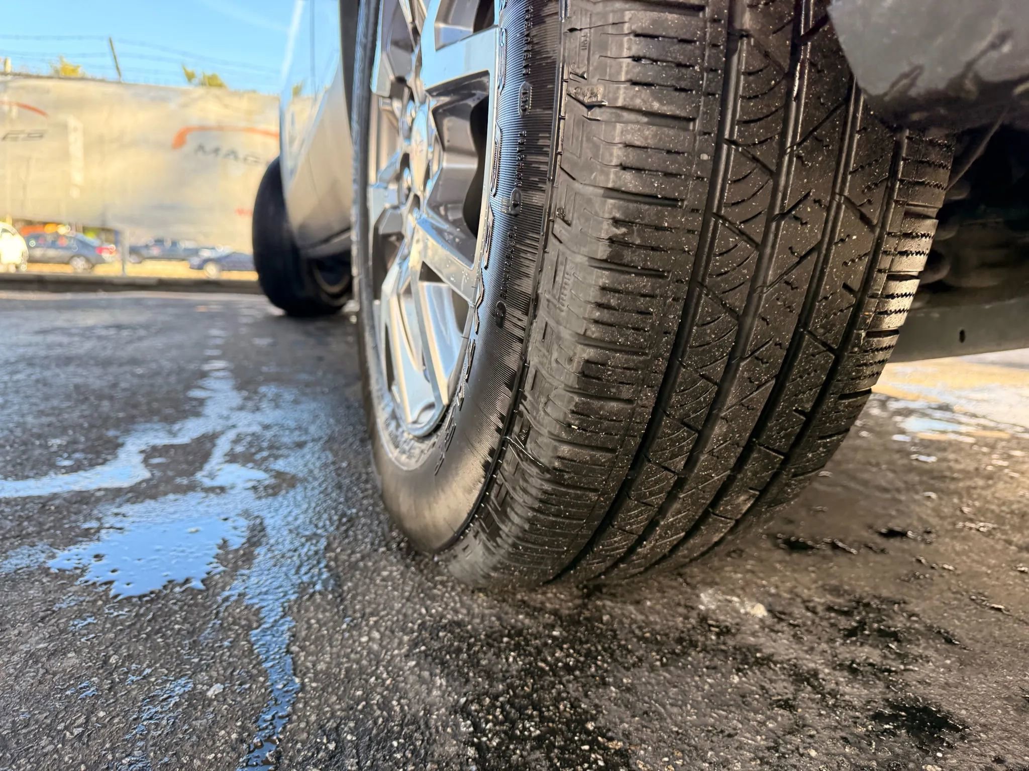 Used 2022 GMC Acadia SLT w/ LPO, Floor Liner Package image 93