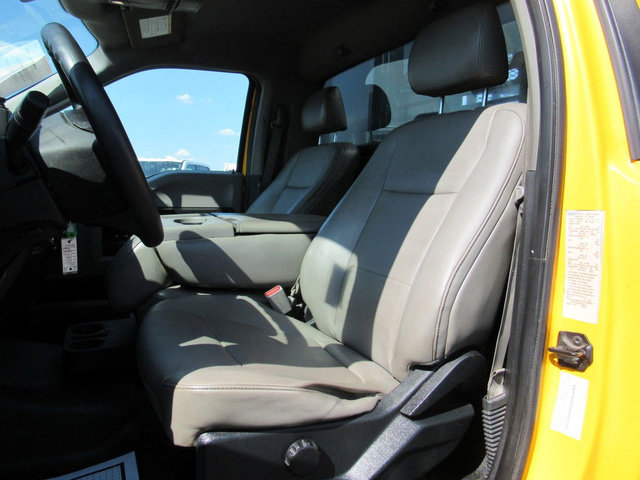 Used 2017 Ford F550 2WD Regular Cab Super Duty image 25