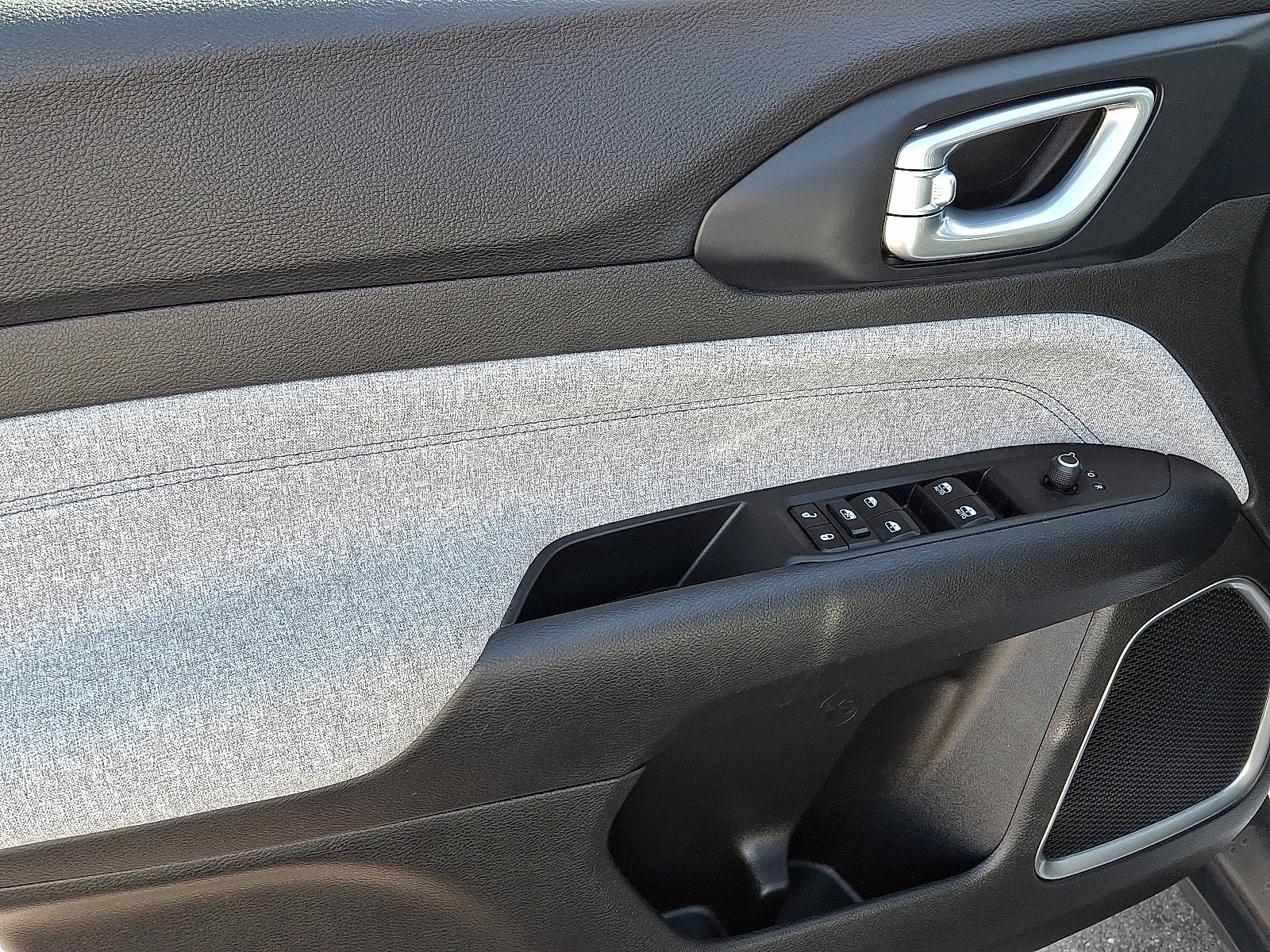 Certified 2022 Jeep Compass Latitude w/ Convenience Group image 12