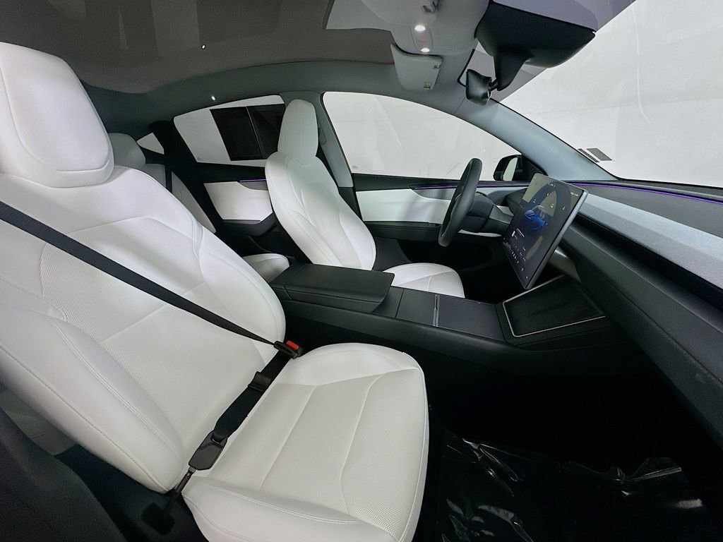 Used 2026 Tesla Model Y Long Range image 12