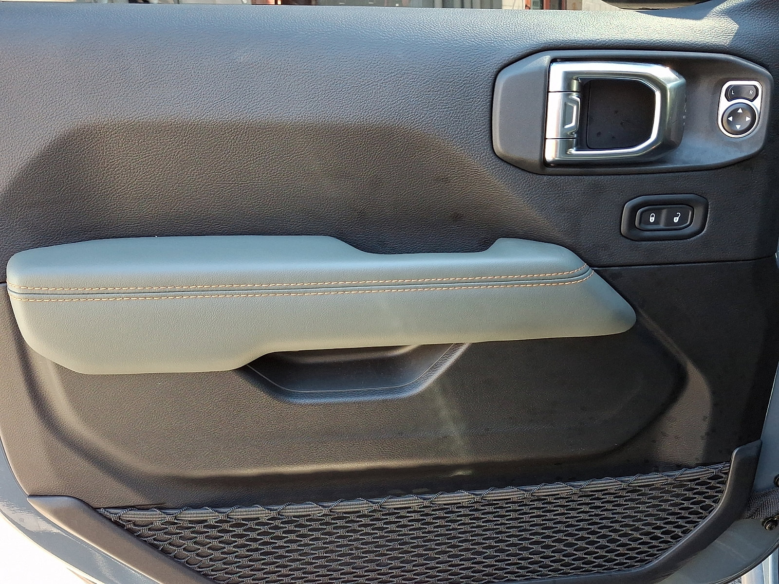 Certified 2026 Jeep Gladiator Mojave image 12