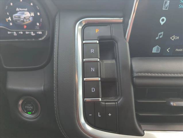 Certified 2024 Chevrolet Suburban Z71 w/ Luxury Package AWD/4WD image 12