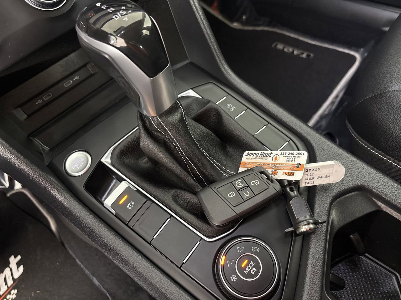 Used 2022 Volkswagen Taos SE w/ Panoramic Sunroof Package image 18