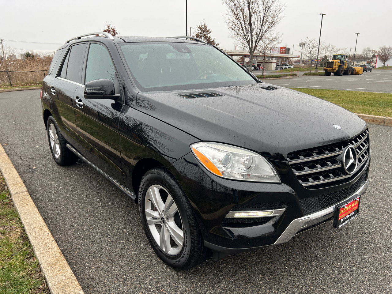 Used 2013 Mercedes-Benz ML 350 BlueTEC 4MATIC image 3