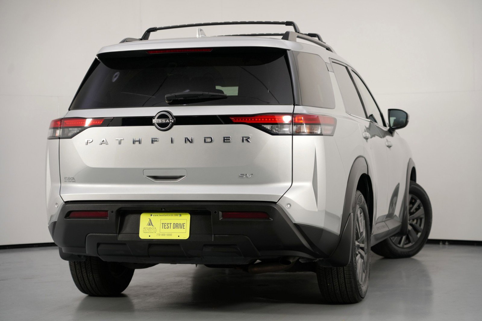 Used 2022 Nissan Pathfinder SV image 4