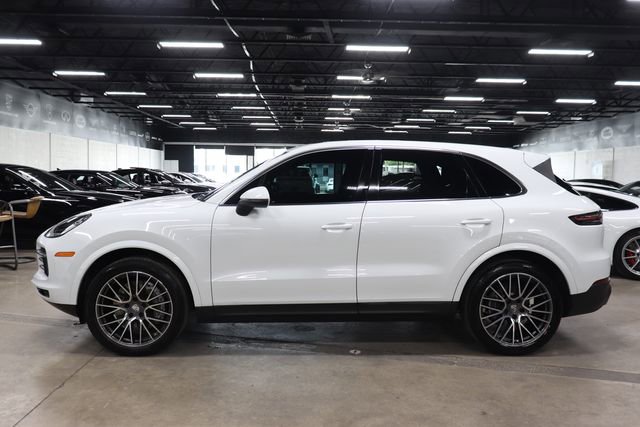 Used 2022 Porsche Cayenne Platinum Edition AWD/4WD image 2