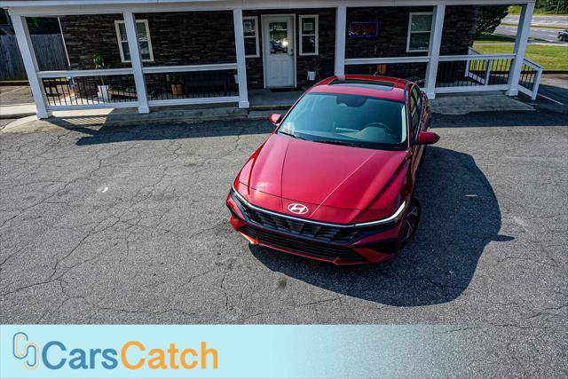 Used 2025 Hyundai Elantra SEL image 3