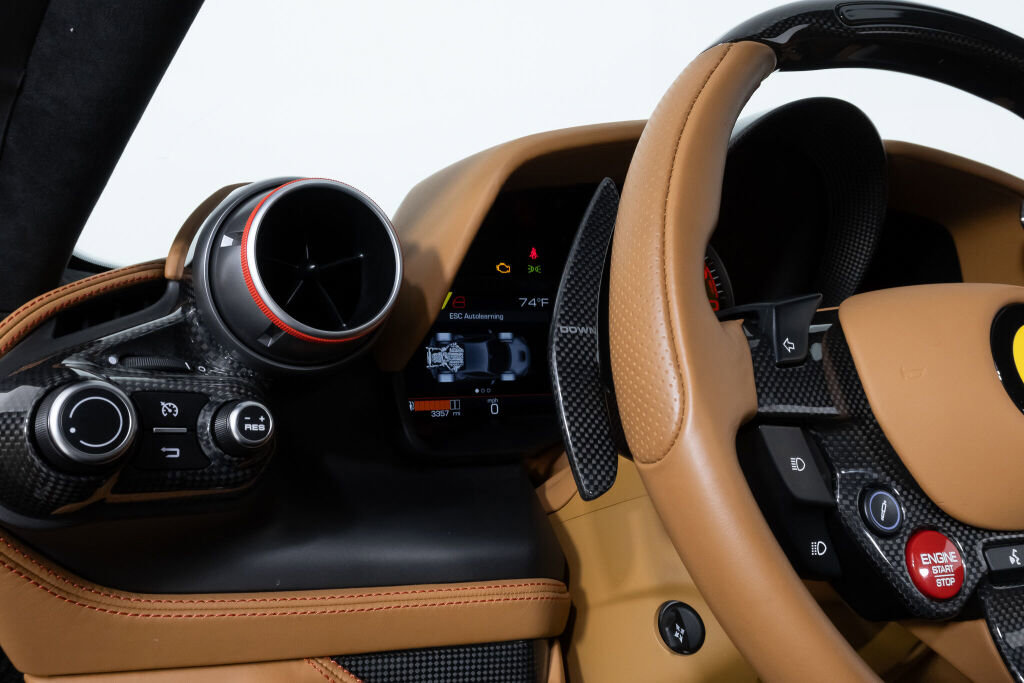 Used 2022 Ferrari F8 Tributo image 35